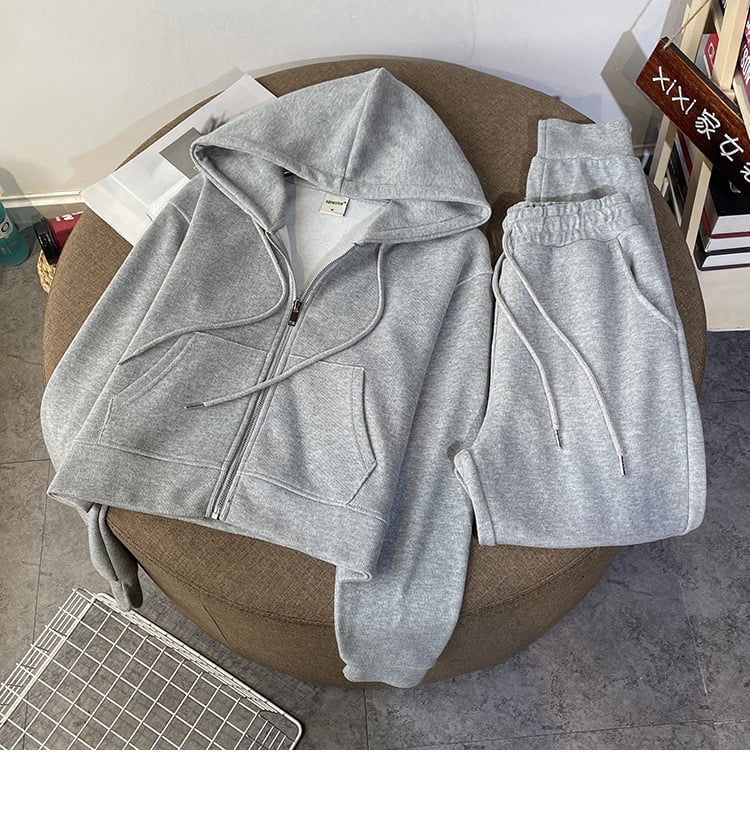 Two-Piece Casual Sportswear Set for Active Lifestyle