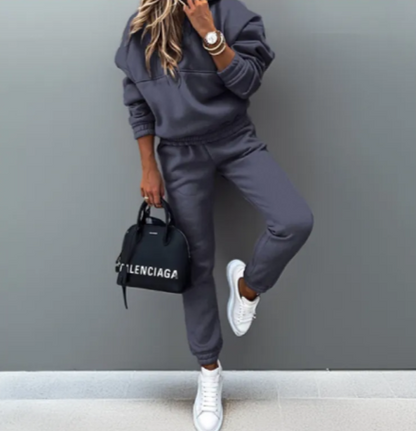 Women's Hooded Sweatshirt & Jogger Set | Stylish Sports Suit for Active Lifestyles